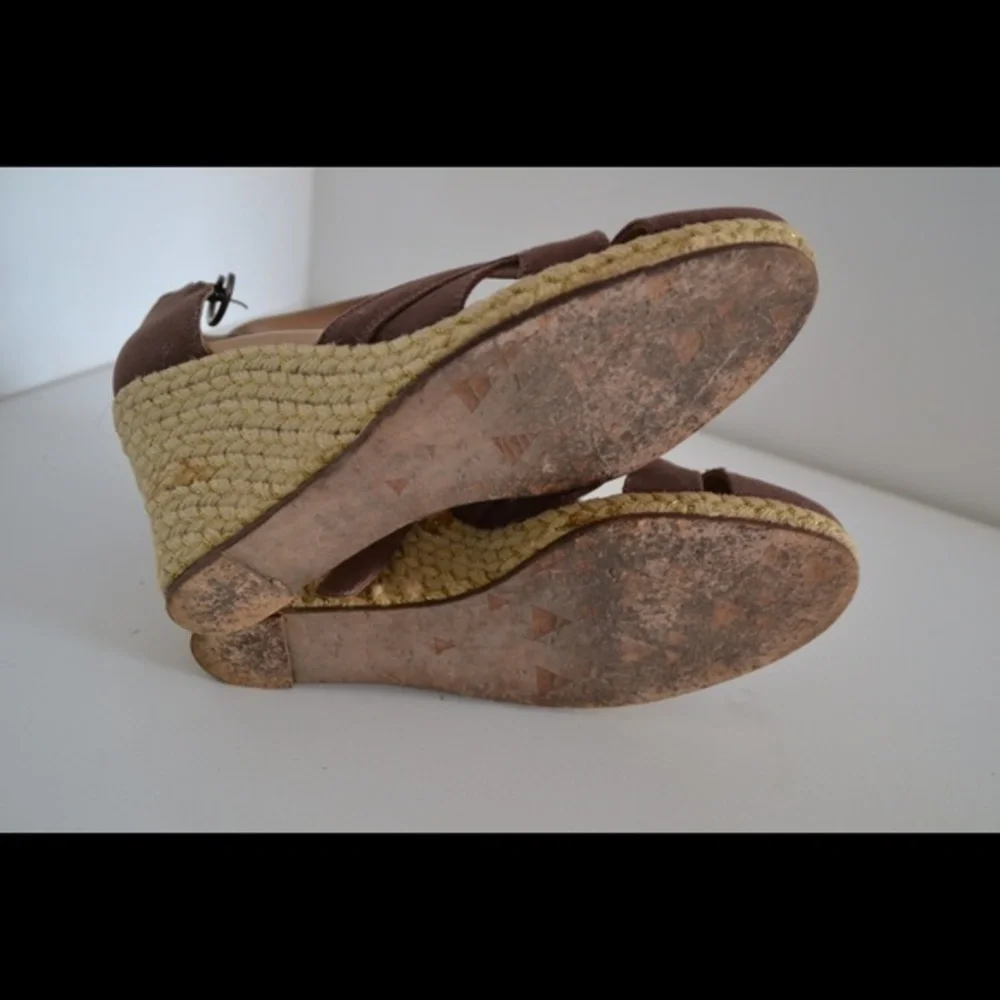 Daniblack wedges